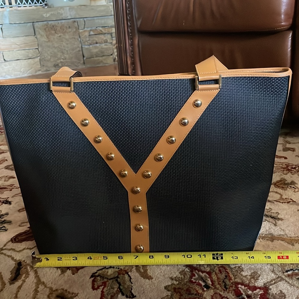 Yves Saint Laurent Tote Bag - Picture 9 of 9
